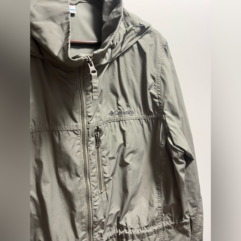 Columbia Women's Gray Windbreaker Jacket